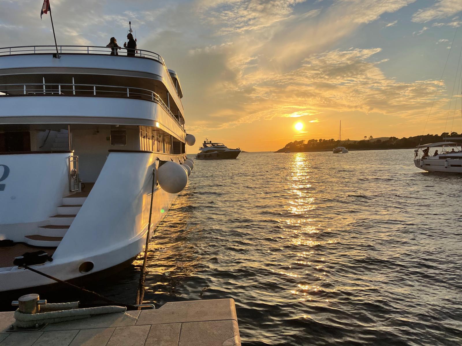 Why choose to charter a yacht